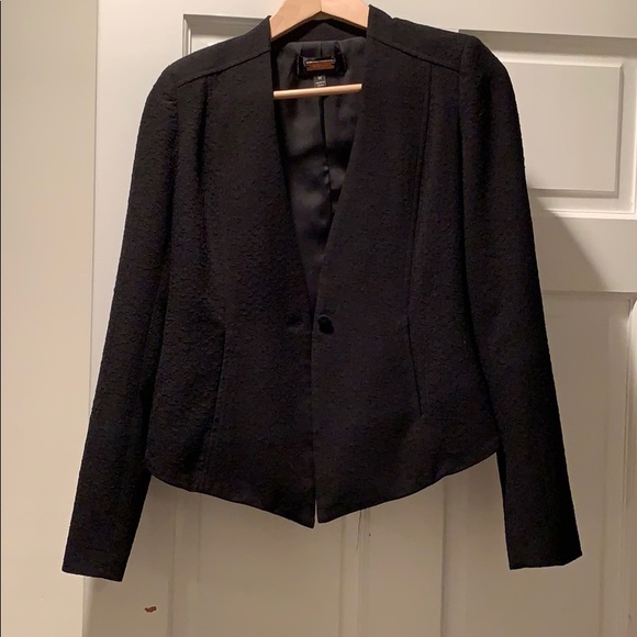 Black one button collar less blazer - Picture 2 of 5